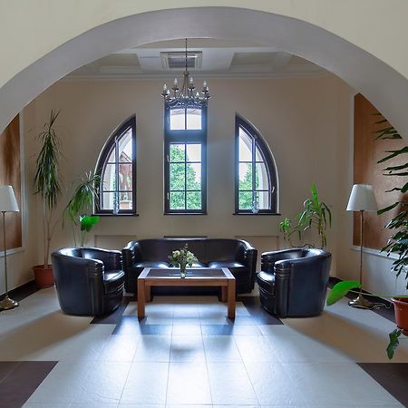 Boutique Hotel Danielescu Târgu Jiu Extérieur photo