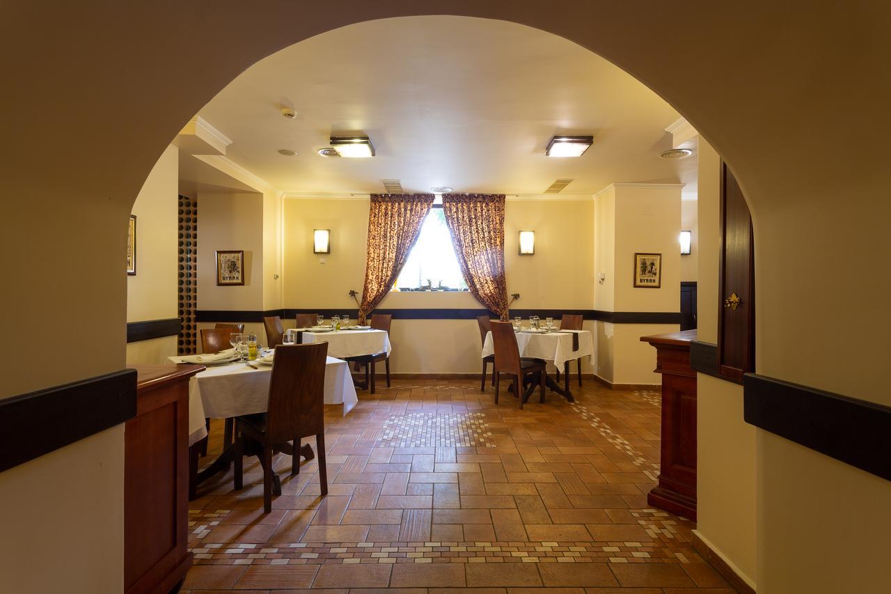 Boutique Hotel Danielescu Târgu Jiu Extérieur photo