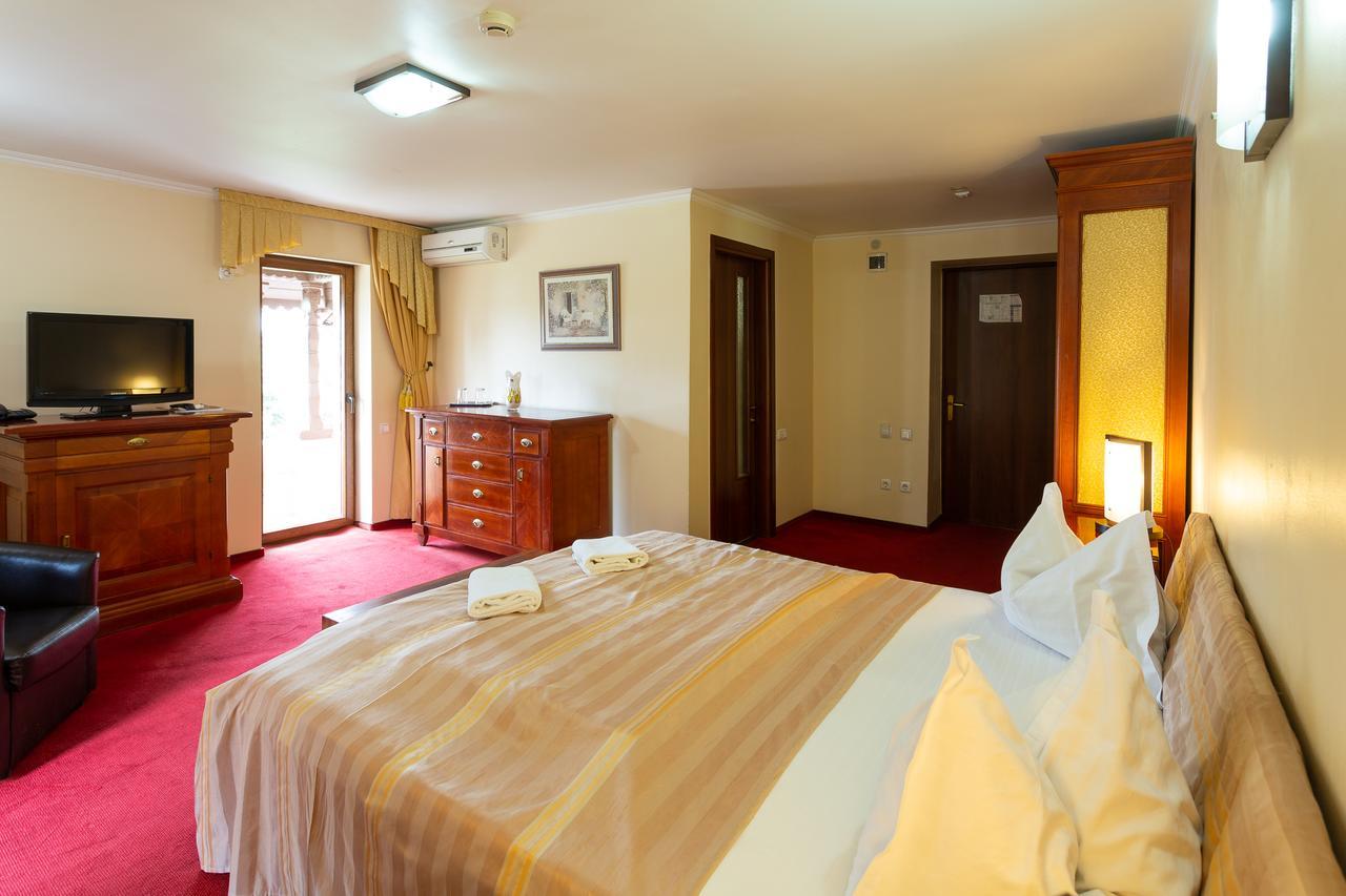Boutique Hotel Danielescu Târgu Jiu Extérieur photo